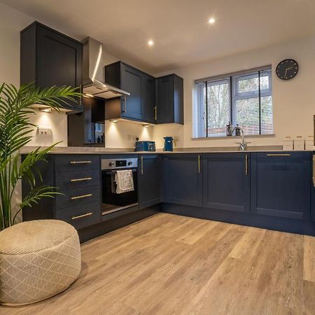 Mill Road Ground Floor Apartment Crawley  Exteriör bild