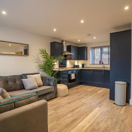 Mill Road Ground Floor Apartment Crawley  Exteriör bild