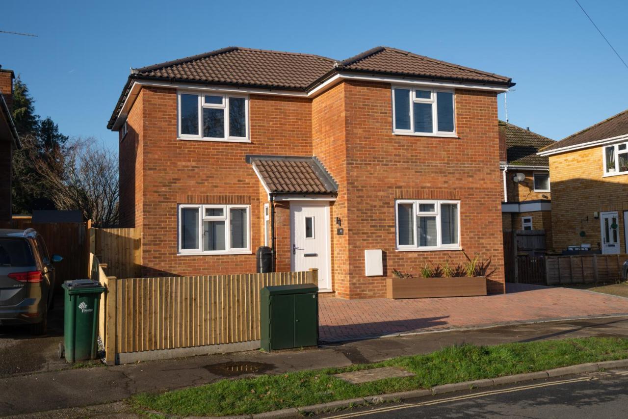 Mill Road Ground Floor Apartment Crawley  Exteriör bild